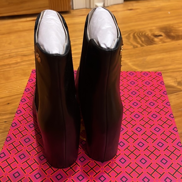 Tory Burch Banana Chelsea Boot - Picture 5 of 6